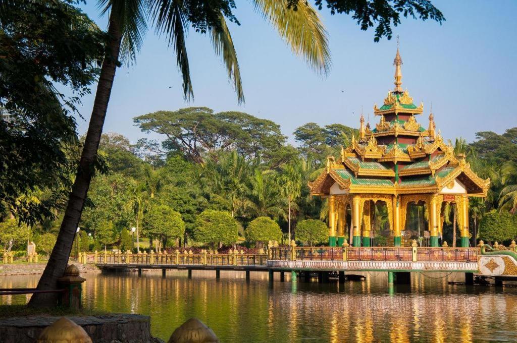 Yangon Urban Hotel Екстериор снимка